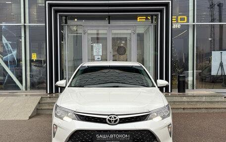 Toyota Camry, 2017 год, 2 270 000 рублей, 2 фотография