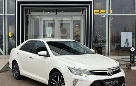 Toyota Camry, 2017 год, 2 270 000 рублей, 3 фотография