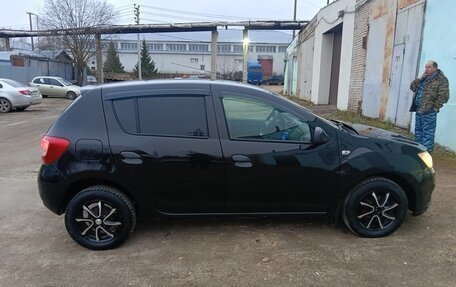Renault Sandero II рестайлинг, 2020 год, 800 000 рублей, 2 фотография