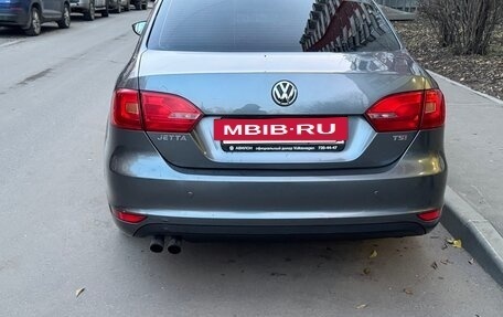 Volkswagen Jetta VI, 2011 год, 888 000 рублей, 8 фотография