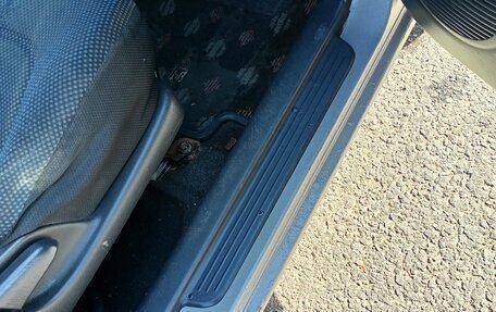 Toyota bB I рестайлинг, 2004 год, 490 000 рублей, 11 фотография