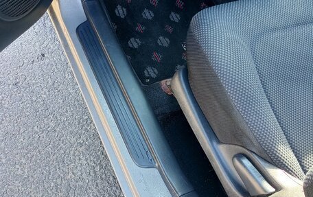 Toyota bB I рестайлинг, 2004 год, 490 000 рублей, 8 фотография