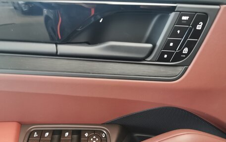 Porsche Cayenne III, 2025 год, 26 940 000 рублей, 12 фотография