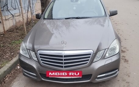 Mercedes-Benz E-Класс, 2010 год, 1 100 000 рублей, 13 фотография