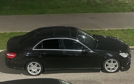 Mercedes-Benz E-Класс, 2011 год, 1 750 000 рублей, 2 фотография