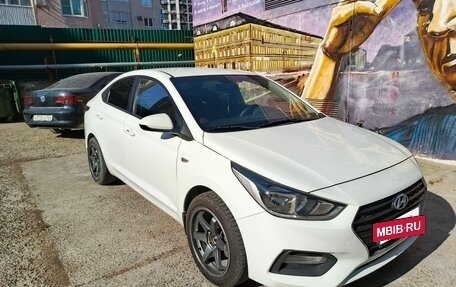Hyundai Solaris II рестайлинг, 2017 год, 1 400 000 рублей, 2 фотография