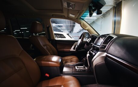 Toyota Land Cruiser 200, 2014 год, 4 750 000 рублей, 21 фотография