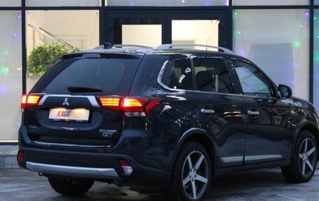 Mitsubishi Outlander III рестайлинг 3, 2017 год, 1 885 000 рублей, 7 фотография