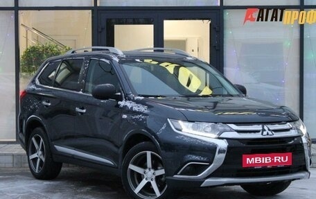 Mitsubishi Outlander III рестайлинг 3, 2017 год, 1 885 000 рублей, 5 фотография