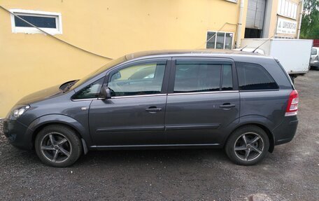 Opel Zafira B, 2011 год, 700 000 рублей, 1 фотография