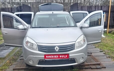 Renault Sandero I, 2013 год, 380 000 рублей, 1 фотография