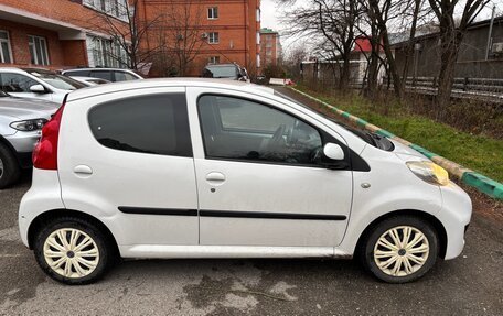 Peugeot 107 I рестайлинг, 2011 год, 600 000 рублей, 2 фотография