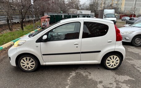 Peugeot 107 I рестайлинг, 2011 год, 600 000 рублей, 3 фотография