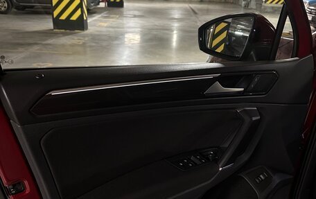 Volkswagen Tiguan II, 2018 год, 2 600 000 рублей, 13 фотография