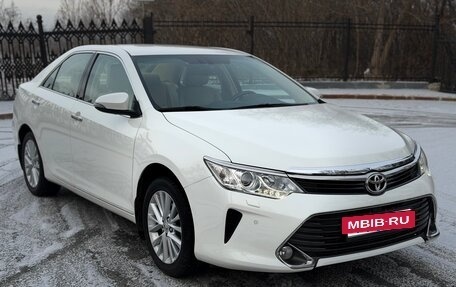 Toyota Camry, 2015 год, 2 300 000 рублей, 13 фотография