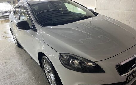 Volvo V40 Cross Country I, 2017 год, 1 750 000 рублей, 2 фотография