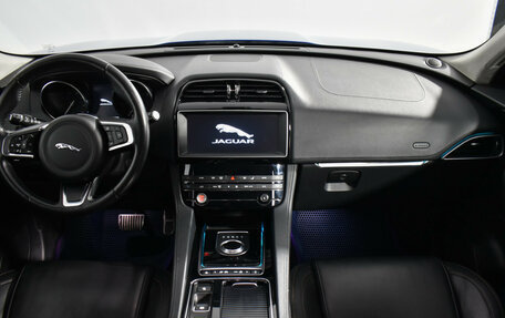 Jaguar F-Pace, 2018 год, 2 697 900 рублей, 14 фотография