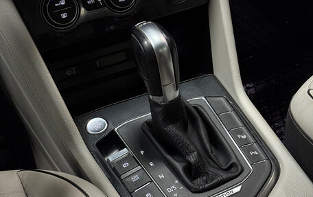 Volkswagen Tiguan II, 2017 год, 2 867 000 рублей, 19 фотография