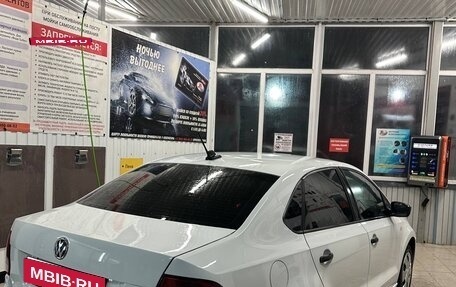 Volkswagen Polo VI (EU Market), 2019 год, 950 000 рублей, 2 фотография