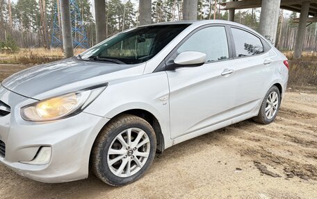 Hyundai Solaris II рестайлинг, 2013 год, 670 000 рублей, 4 фотография