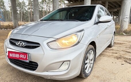 Hyundai Solaris II рестайлинг, 2013 год, 670 000 рублей, 3 фотография