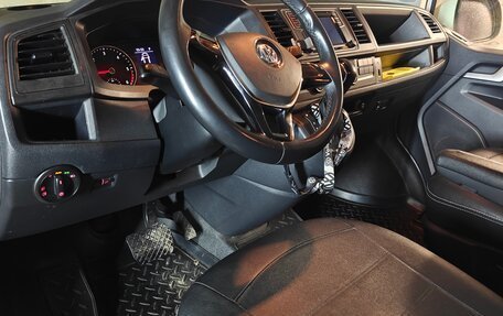 Volkswagen Caravelle T6 рестайлинг, 2019 год, 3 550 000 рублей, 8 фотография