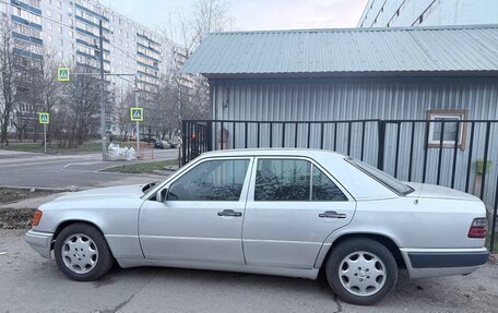 Mercedes-Benz E-Класс, 1995 год, 850 000 рублей, 4 фотография