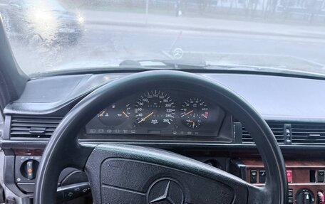 Mercedes-Benz E-Класс, 1995 год, 850 000 рублей, 11 фотография