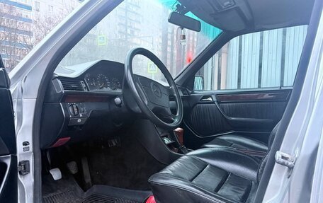 Mercedes-Benz E-Класс, 1995 год, 850 000 рублей, 14 фотография