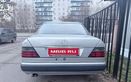 Mercedes-Benz E-Класс, 1995 год, 850 000 рублей, 6 фотография