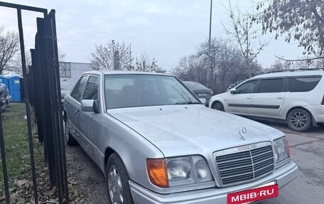 Mercedes-Benz E-Класс, 1995 год, 850 000 рублей, 3 фотография
