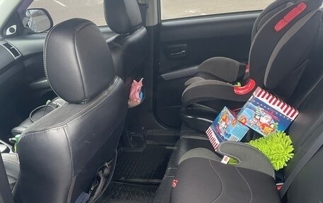 Mitsubishi Outlander III рестайлинг 3, 2008 год, 1 100 000 рублей, 10 фотография