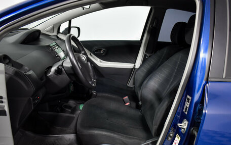 Toyota Yaris III рестайлинг, 2006 год, 370 000 рублей, 10 фотография