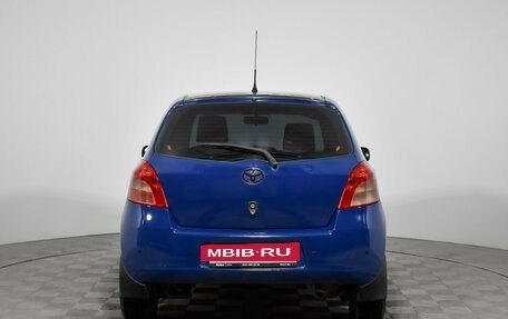 Toyota Yaris III рестайлинг, 2006 год, 370 000 рублей, 6 фотография