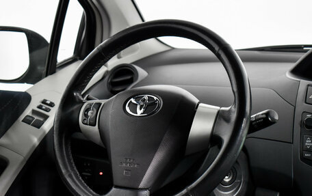 Toyota Yaris III рестайлинг, 2006 год, 370 000 рублей, 14 фотография