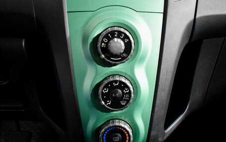 Toyota Yaris III рестайлинг, 2006 год, 370 000 рублей, 16 фотография