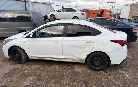 Hyundai Solaris II рестайлинг, 2017 год, 830 000 рублей, 3 фотография