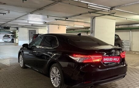 Toyota Camry, 2018 год, 2 850 000 рублей, 3 фотография