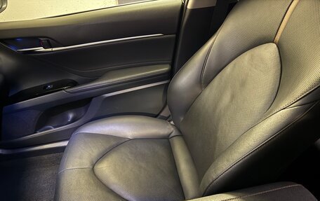 Toyota Camry, 2018 год, 2 850 000 рублей, 6 фотография