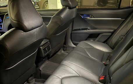 Toyota Camry, 2018 год, 2 850 000 рублей, 8 фотография