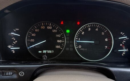 Toyota Land Cruiser 100 рестайлинг 2, 2002 год, 2 200 000 рублей, 7 фотография