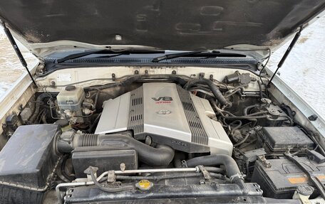 Toyota Land Cruiser 100 рестайлинг 2, 2002 год, 2 200 000 рублей, 5 фотография