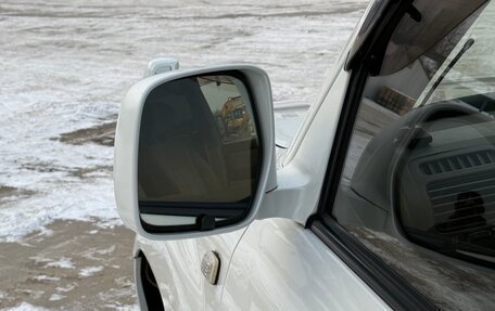 Toyota Land Cruiser 100 рестайлинг 2, 2002 год, 2 200 000 рублей, 3 фотография