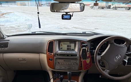 Toyota Land Cruiser 100 рестайлинг 2, 2002 год, 2 200 000 рублей, 13 фотография