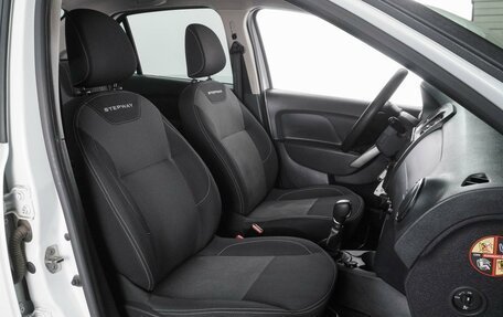 Renault Logan II, 2022 год, 1 399 000 рублей, 8 фотография