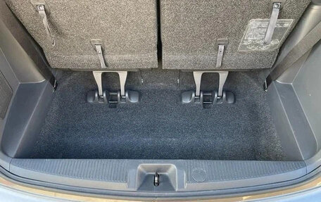 Toyota ISis I, 2015 год, 1 142 027 рублей, 22 фотография