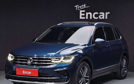 Volkswagen Tiguan II, 2022 год, 3 900 000 рублей, 1 фотография