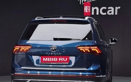 Volkswagen Tiguan II, 2022 год, 3 900 000 рублей, 4 фотография