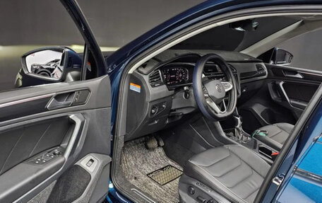 Volkswagen Tiguan II, 2022 год, 3 900 000 рублей, 9 фотография