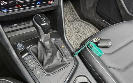 Volkswagen Tiguan II, 2022 год, 3 900 000 рублей, 13 фотография